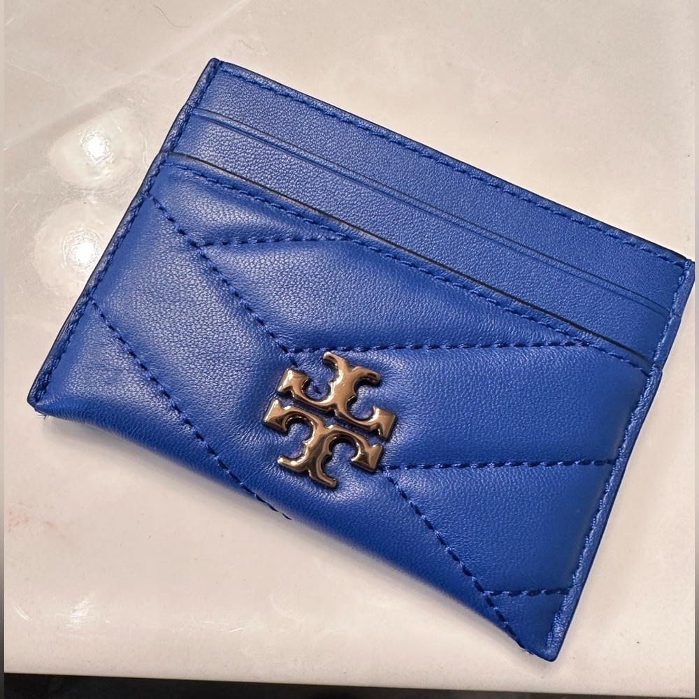 Tory Burch Kira Chevron card case 💙